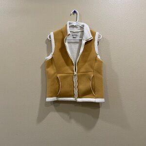 Great Northwest Clothing Company Cream Fleece Vest